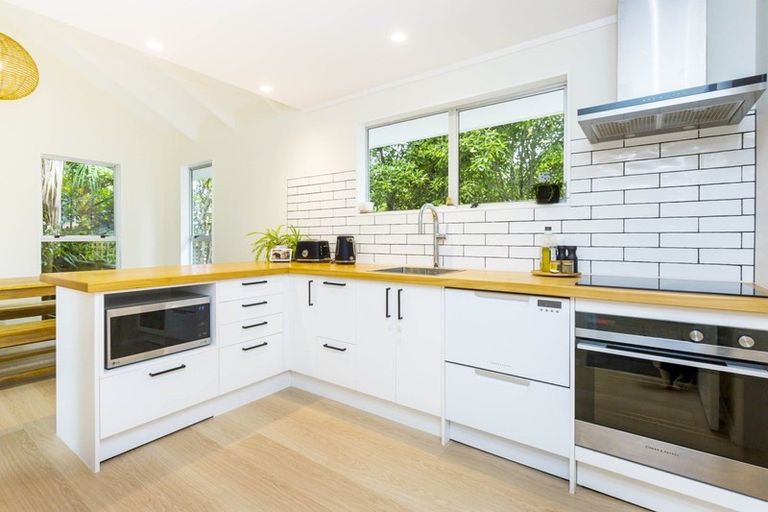 Photo of property in 23a Heretaunga Square, Silverstream, Upper Hutt, 5019