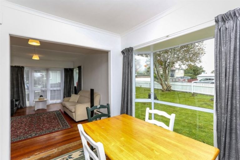 Photo of property in 43 Woodleigh Street, Frankleigh Park, New Plymouth, 4310