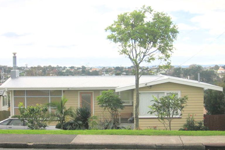 Photo of property in 187 Waimumu Road, Massey, Auckland, 0614