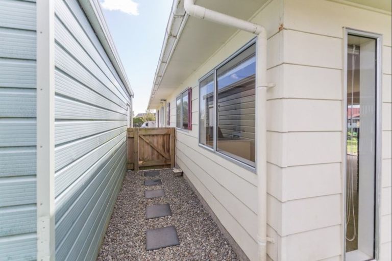 Photo of property in 1 Strathmore Avenue, Levin, 5510