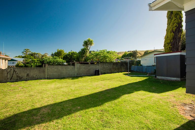 Photo of property in 4 Einstein Street, Outer Kaiti, Gisborne, 4010