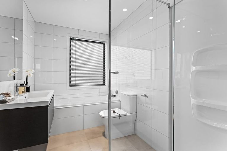 Photo of property in 1 Park Green Avenue, Rosehill, Papakura, 2113