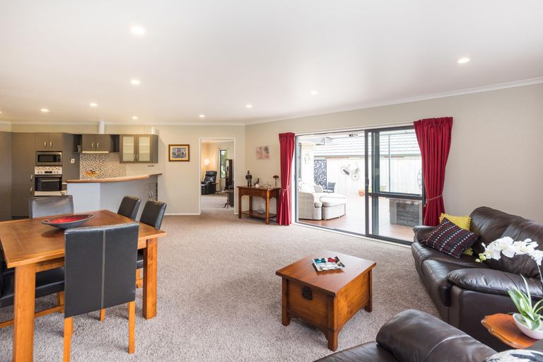 Photo of property in 147 Pacific Drive, Fitzherbert, Palmerston North, 4410