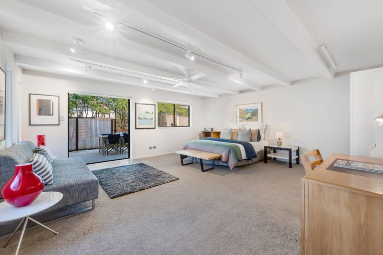 Photo of property in 24 Clovelly Road, Bucklands Beach, Auckland, 2012