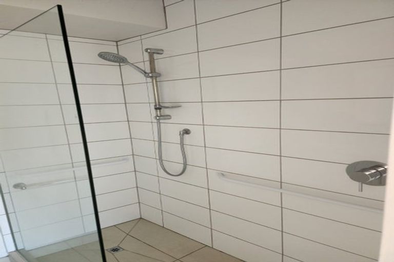 Photo of property in Jerningham Apartments, 20 Oriental Terrace, Oriental Bay, Wellington, 6011