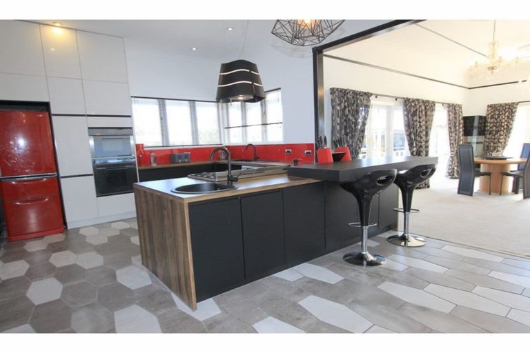 Photo of property in 37 Muller Road, Blenheim, 7201