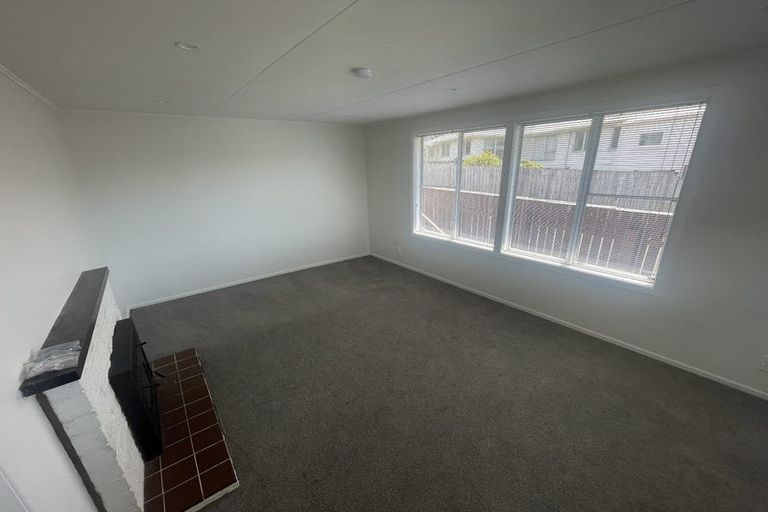 Photo of property in 32 Rangituhi Crescent, Takapuwahia, Porirua, 5022