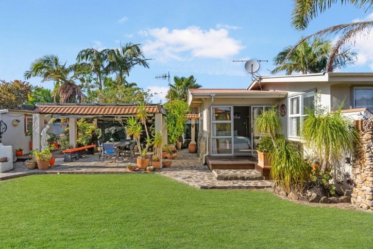Photo of property in 120 Kiwi Road, Whangamata, 3620
