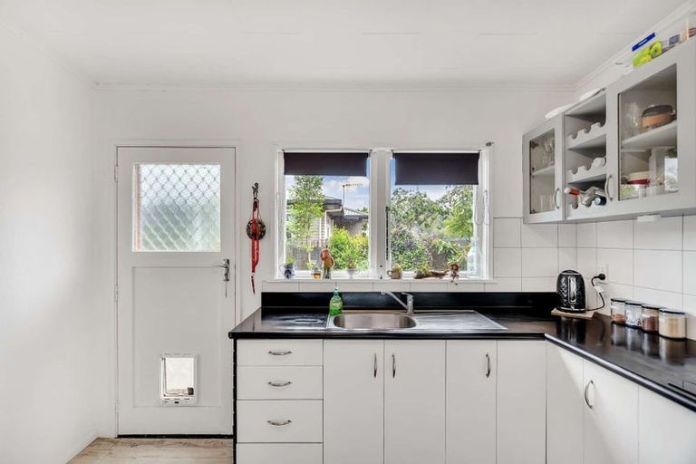 Photo of property in 243 Kenilworth Road, Mayfair, Hastings, 4122