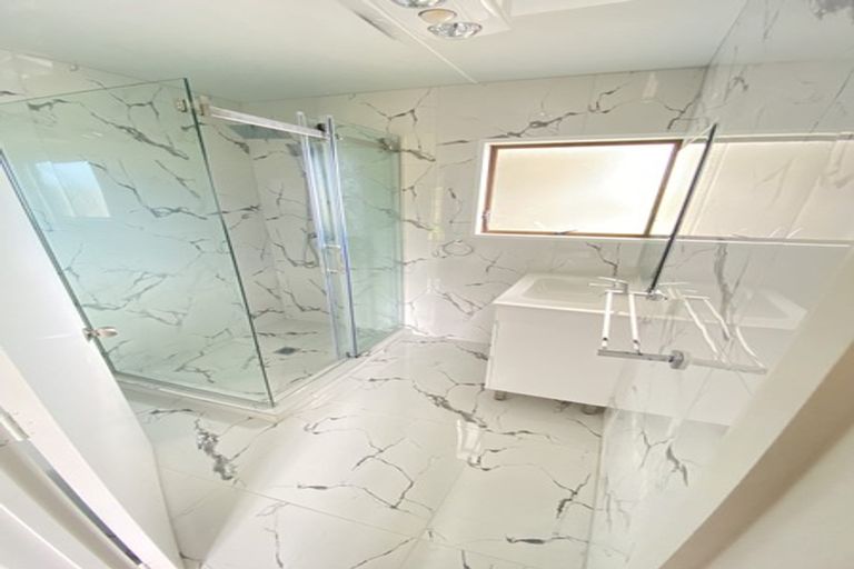 Photo of property in 145 Colwill Road, Massey, Auckland, 0614