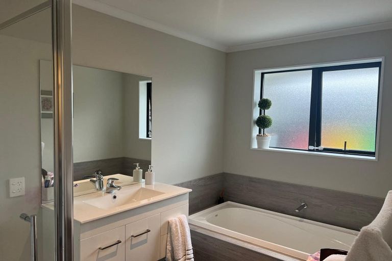 Photo of property in 2 Tara Crescent, Woodend, 7610