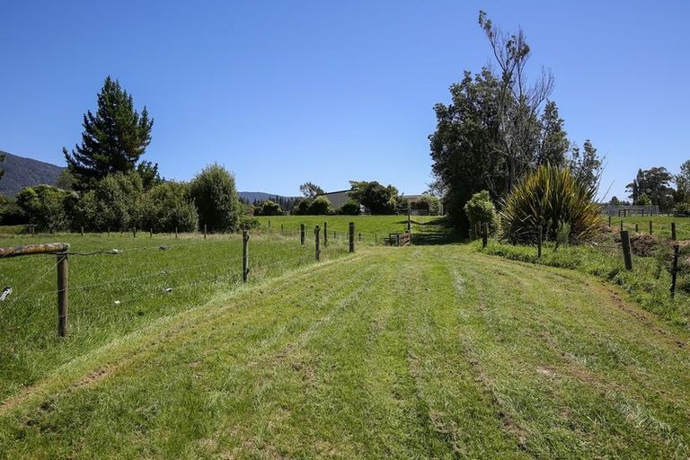 Photo of property in 118 Patons Rock Road, Patons Rock, Takaka, 7182