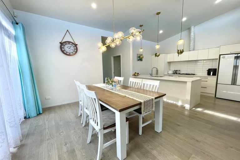 Photo of property in 23 Liberation Road, Papakura, 2110