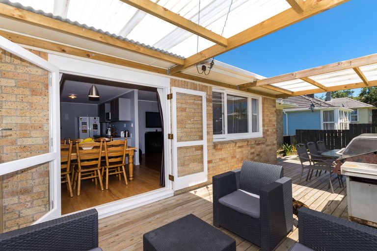 Photo of property in 18 Orchard Rise, Rosehill, Papakura, 2113