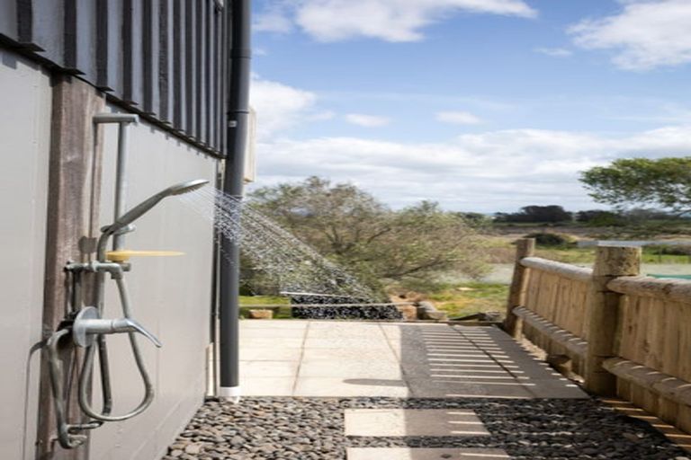 Photo of property in 286 Pukehina Parade, Pukehina, Te Puke, 3189