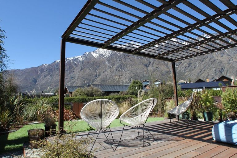 Photo of property in 6 Soudley Court, Jacks Point, Queenstown, 9371