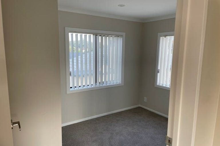 Photo of property in 3 Edwards Avenue, Henderson, Auckland, 0610