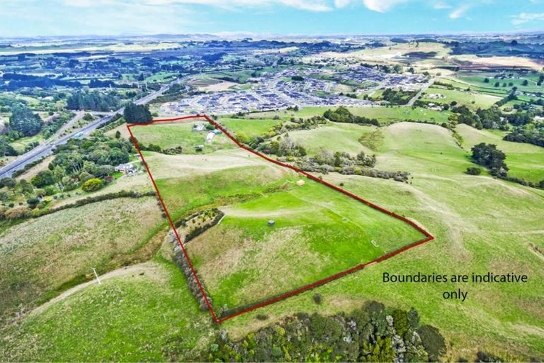 Photo of property in 205 Helenslee Road, Pokeno, 2472