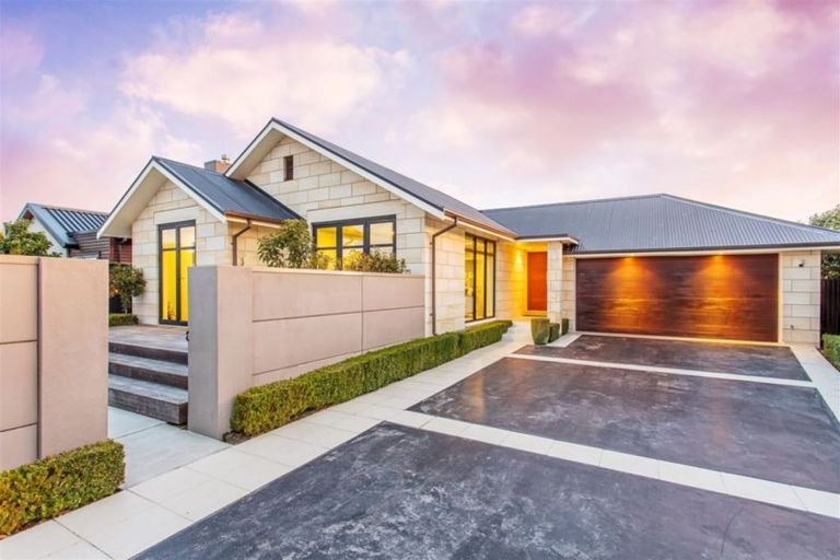 Photo of property in 11 Penhelig Place, Burnside, Christchurch, 8053