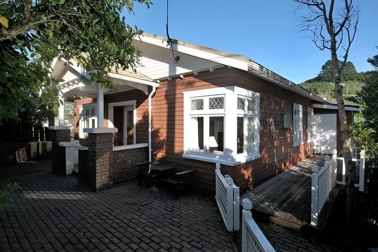 Photo of property in 79 Parkvale Road, Karori, Wellington, 6012