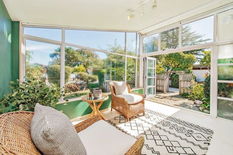 Photo of property in 64 Carruthers Street, Ilam, Christchurch, 8041