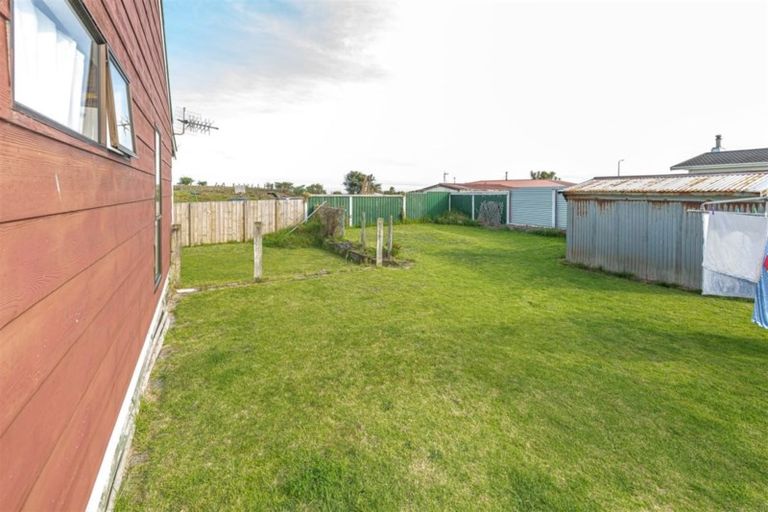 Photo of property in 36 Karyn Street, Castlecliff, Whanganui, 4501