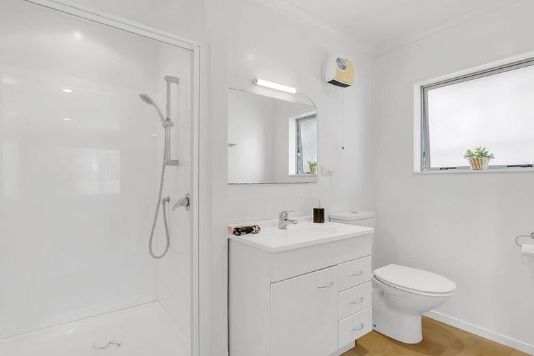 Photo of property in 2 Catlins Glen, Aotea, Porirua, 5024