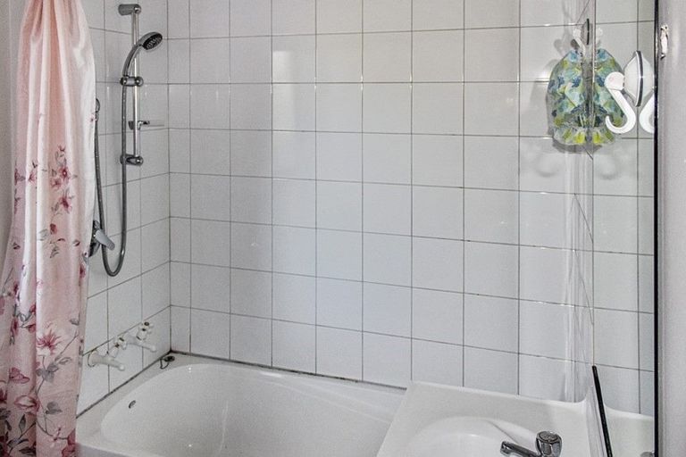 Photo of property in 1/106 Maidstone Road, Ilam, Christchurch, 8041