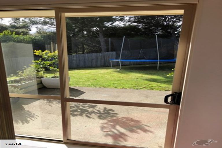 Photo of property in 15 Condor Place, Unsworth Heights, Auckland, 0632