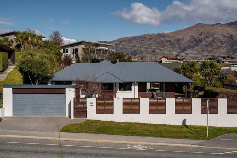 Photo of property in 191 Aubrey Road, Wanaka, 9305