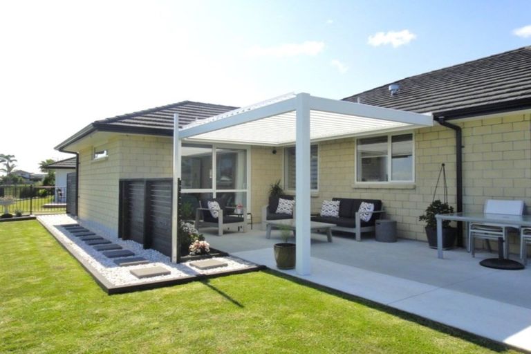 Photo of property in 6 Ara Kahika Lane, One Tree Point, 0118