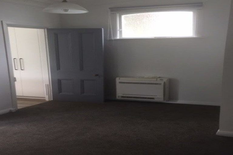 Photo of property in 70 Derwent Street, Island Bay, Wellington, 6023