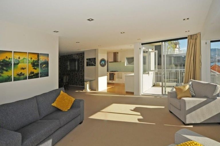 Photo of property in 1/16 Oriental Terrace, Oriental Bay, Wellington, 6011