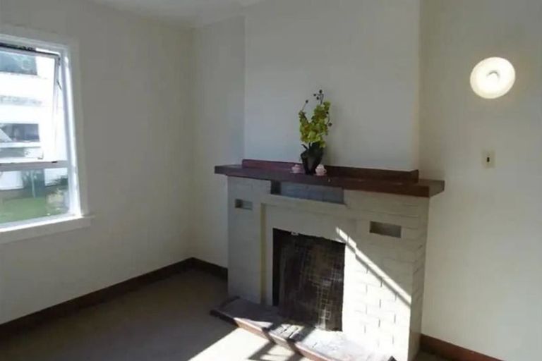 Photo of property in 27 Bulteel Street, New Plymouth, 4310