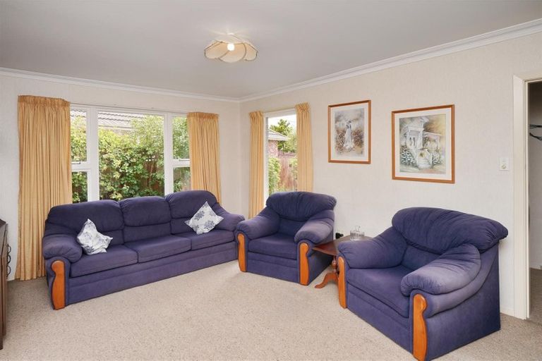 Photo of property in 10 Cheam Street, Dallington, Christchurch, 8061