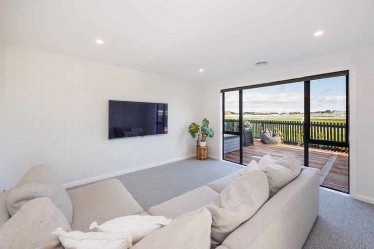 Photo of property in 11 Mangatainoka Lane, Awapuni, Palmerston North, 4412