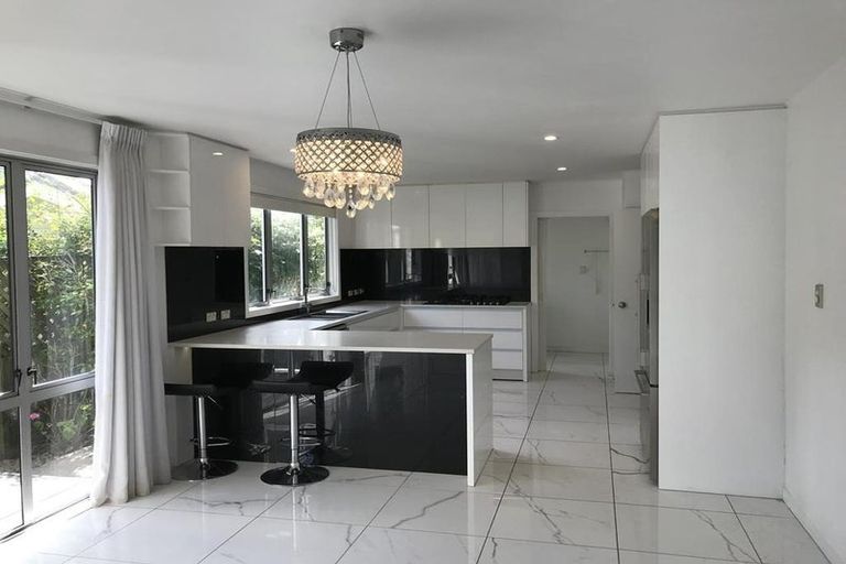 Photo of property in 23 Selwyn Terrace, Thorndon, Wellington, 6011