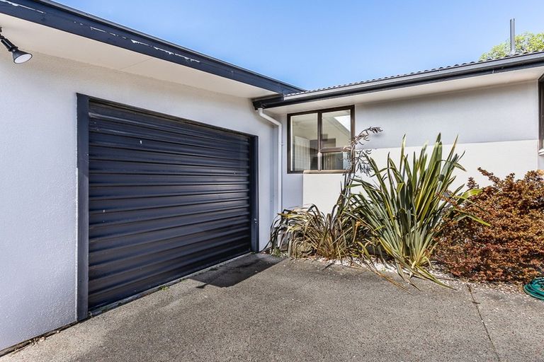 Photo of property in 15 Greenwood Place, Paraparaumu, 5032