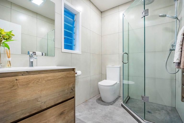 Photo of property in 1/14 Taharoto Road, Takapuna, Auckland, 0622