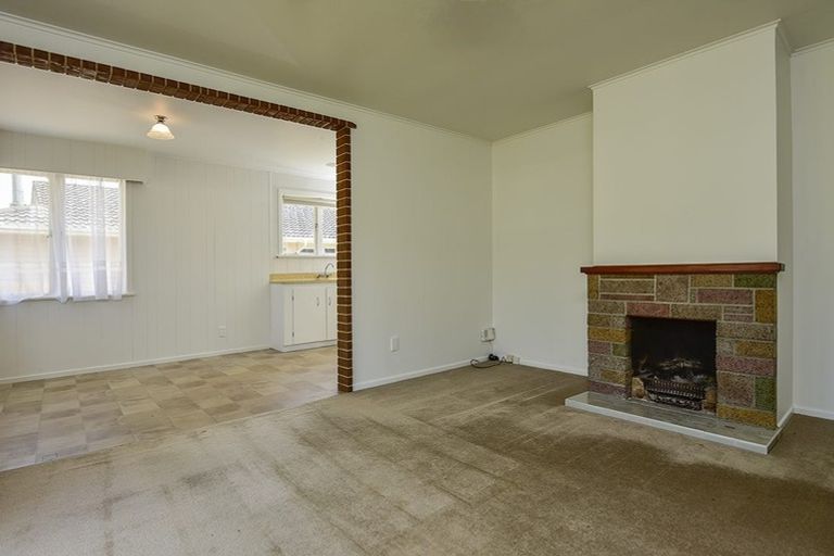 Photo of property in 83 Farquhar Road, Glendene, Auckland, 0602