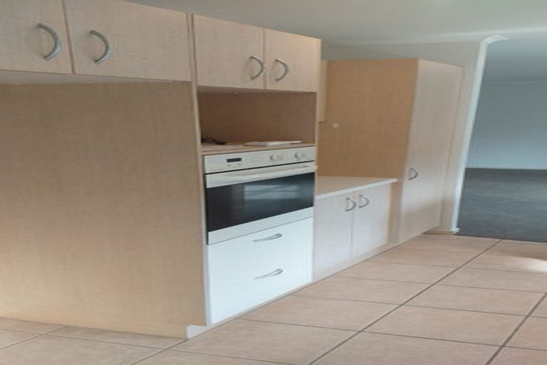 Photo of property in 20 Tauranga Place, Orewa, 0931