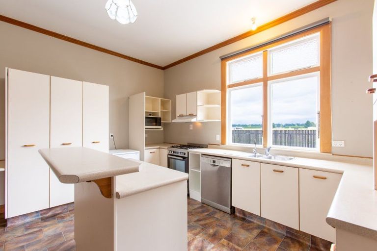 Photo of property in 82 Aerodrome Road, Dannevirke, 4972