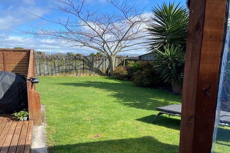 Photo of property in 18 Checketts Place, Papamoa Beach, Papamoa, 3118