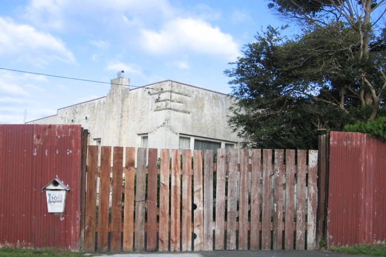 Photo of property in 100 Kings Crescent, Hutt Central, Lower Hutt, 5010