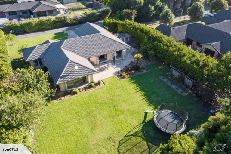 Photo of property in 6 Station Road, Huapai, Kumeu, 0810