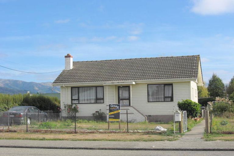 Photo of property in 12 Holmes Street, Waimate, 7924