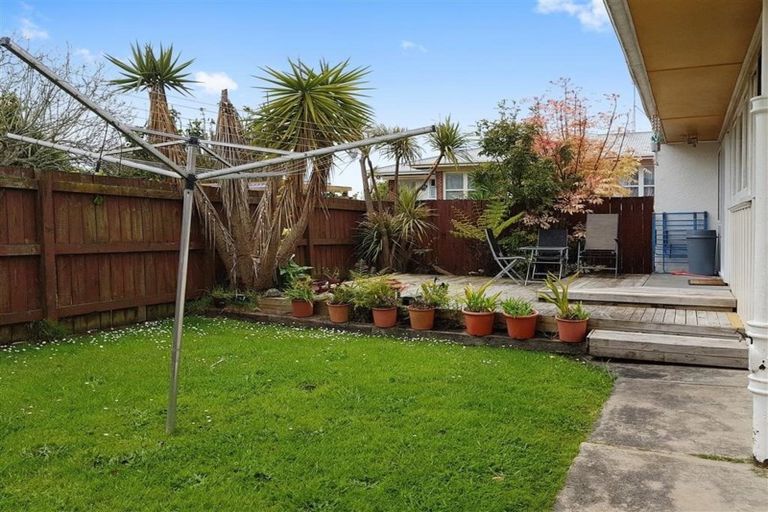 Photo of property in 2/1 Grassways Avenue, Pakuranga, Auckland, 2010