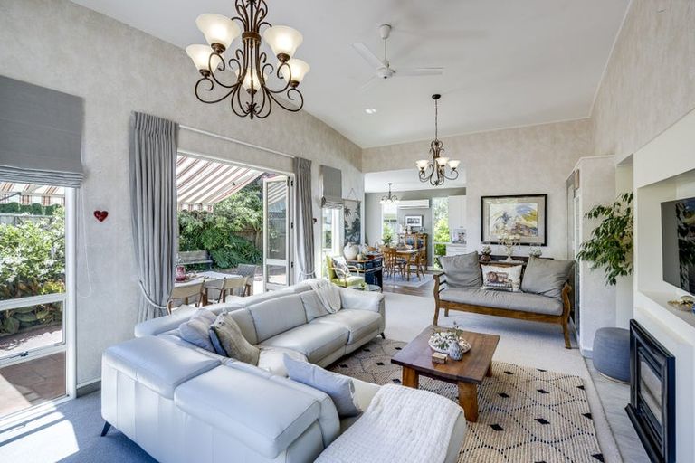 Photo of property in 166 Auckland Road, Greenmeadows, Napier, 4112