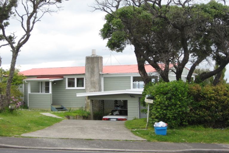 Photo of property in 1044 Whangaparaoa Road, Tindalls Beach, Whangaparaoa, 0930