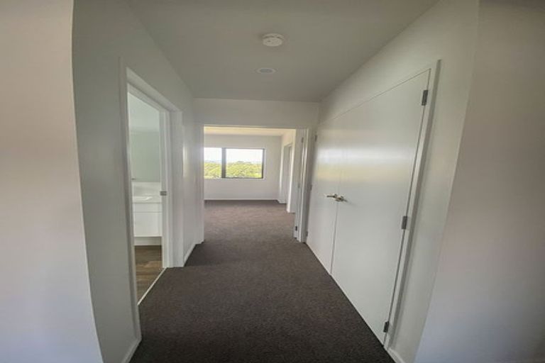 Photo of property in 30 Matawhanga Drive, Wattle Downs, Auckland, 2103